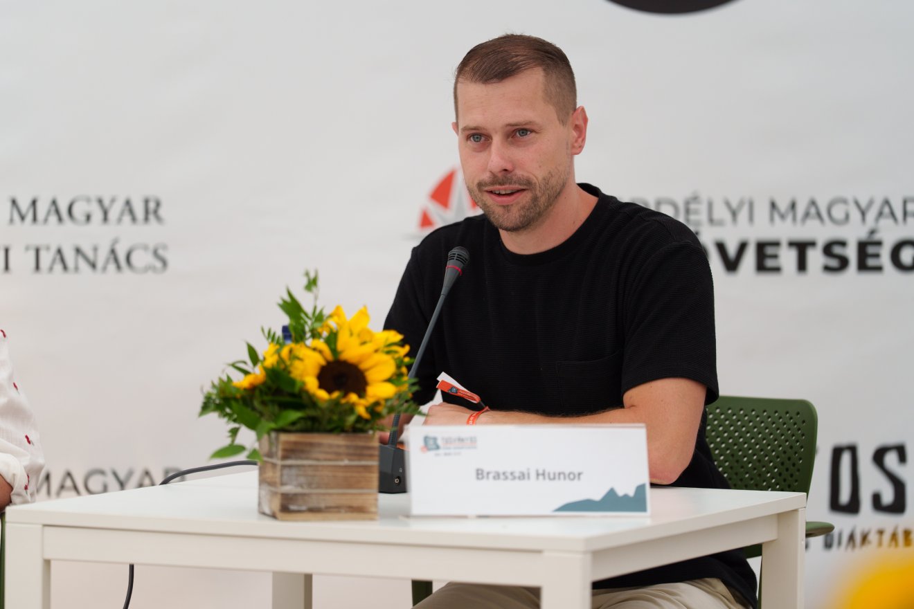 Brassai Hunor, az Erdélyi Magyar Szövetség alelnöke moderálta a beszélgetést •  Fotó: Tuchiluș Alex