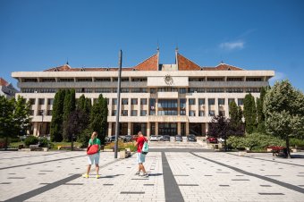 Megújul a csíkszeredai „Fehér Ház”