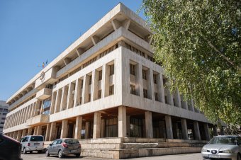 Hitellel kénytelenek kiegészíteni a csíkszeredai megyeháza felújításának költségvetését
