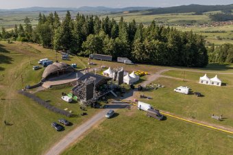 Csillag az égen: épül a színpad, vár a nyereg