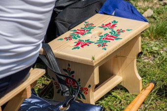 A zarándok is ember: leül, ha elfárad