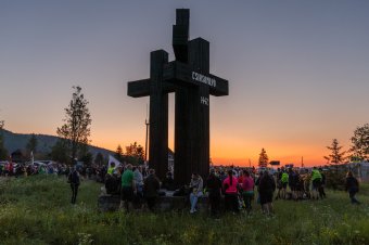 Korán kelés és indulás Csíksomlyóra