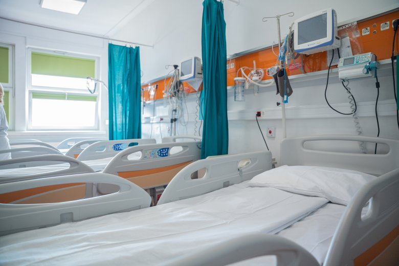 Csökkentik a kórházi ágyak számát Romániában a következő években