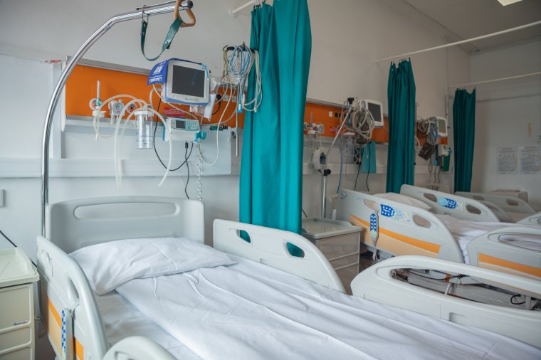 Online lehet majd jelenteni, ha indokolatlanul magánrendelőbe küldenek az állami kórházból