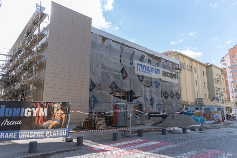 Négy éve épül a tornaterem, még nem lehet tudni, hogy meddig