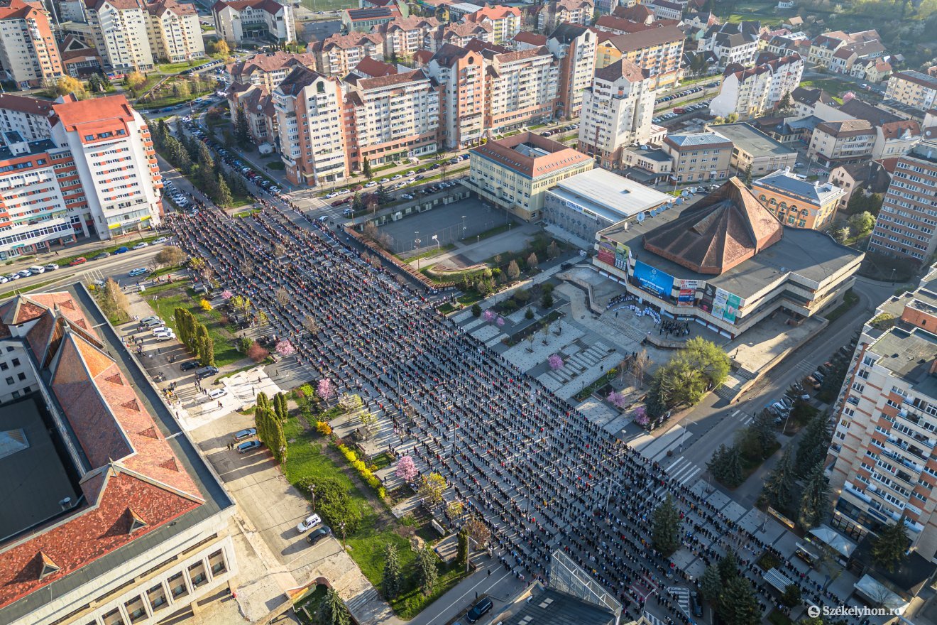 &bullet;  Fotó: Pinti Attila