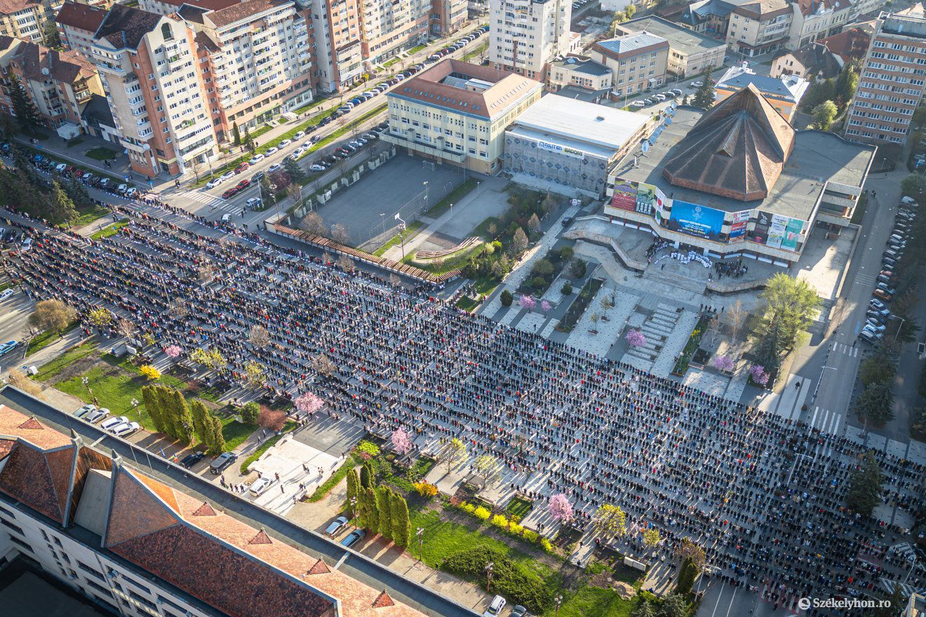 Tavaly is teljesen betöltötték a Szabadság teret az ételszentelés résztvevői &bullet;  Fotó: Pinti Attila
