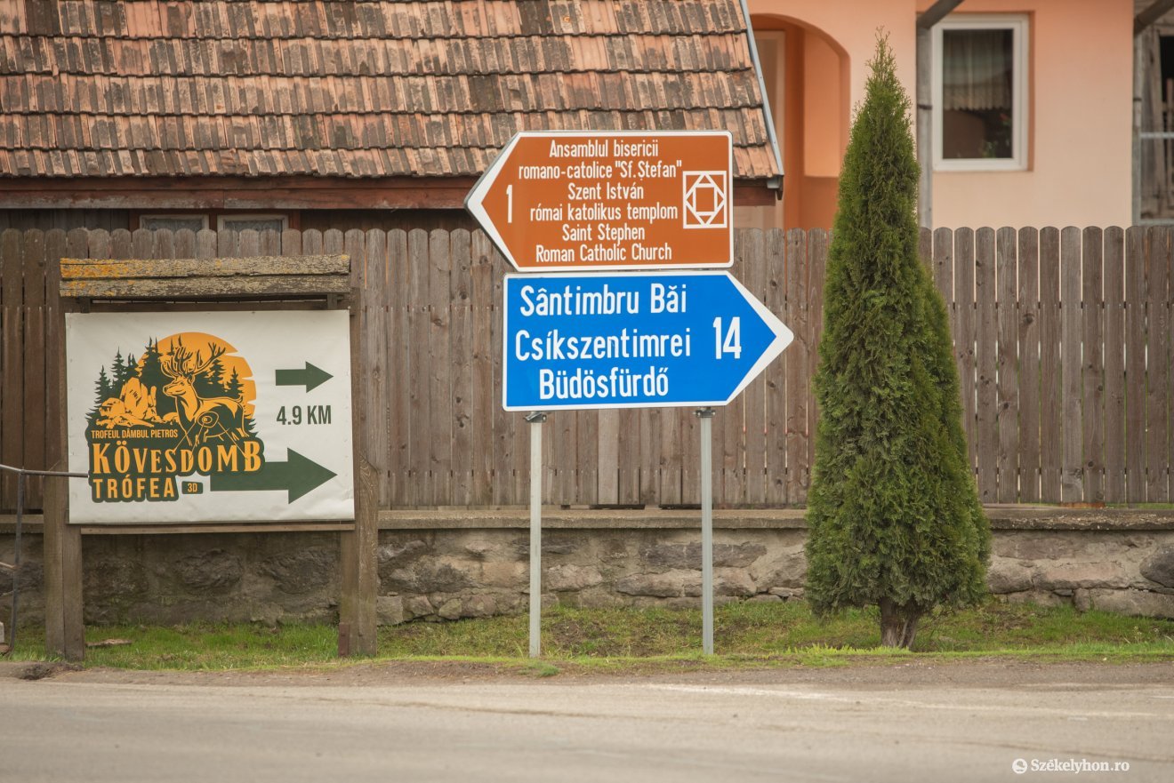 Büdösfürdő két község közigazgatási területé  hez tartozik &bullet;  Fotó: Borbély Fanni