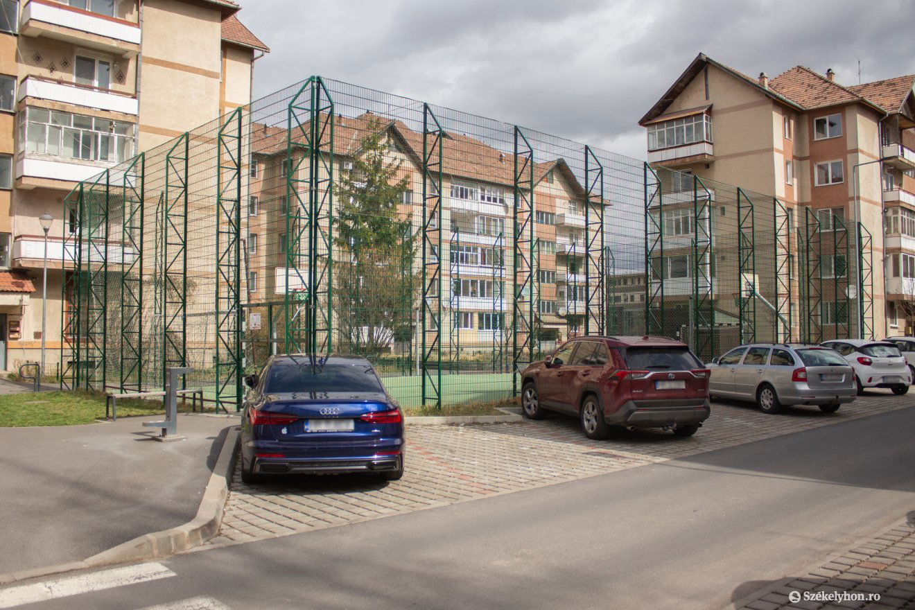 A sportpályák is konfliktusokat generálnak a lakótelepeken •  Fotó: Borbély Fanni