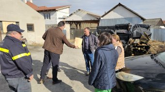 Közel 55 ezer lejt gyűjtött össze a falu a leégett asztalosműhely vállalkozójának