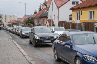 Forgalmi dugóval járó tavaszi nagytakarítás