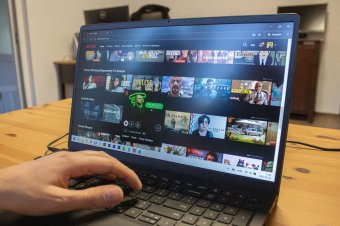 Meghozta a pápás filmek iránti étvágyat Ferenc pápa halála: tarol a streamingszolgáltatóknál a Konklávé és A két pápa