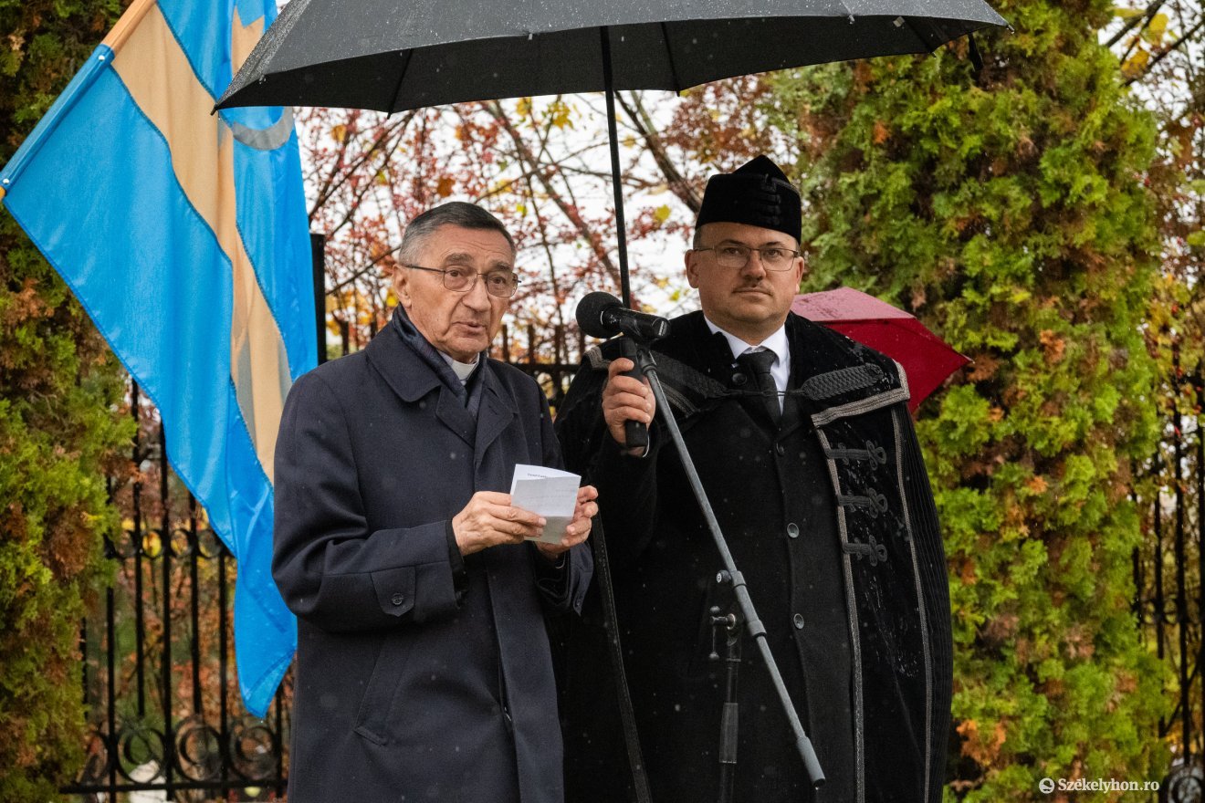 &bullet;  Fotó: Borbély Fanni