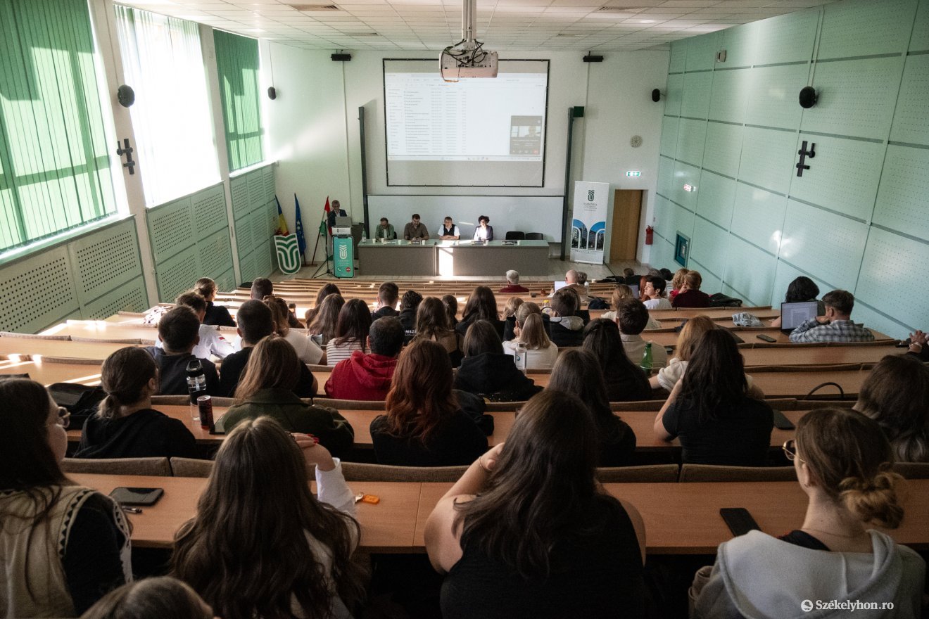 Fiatalok, Sapientia, kutatás, MI, társadalom, Sapientia EMTE