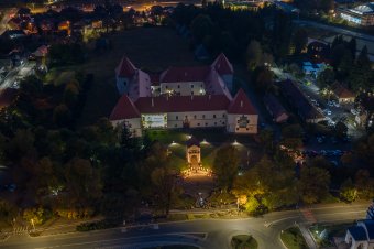 Bárki leróhatta tiszteletét az aradi vértanúk arcképcsarnoka előtt Csíkszeredában