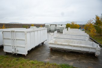 Hamarosan nyitnak a hulladékudvarok is Hargita megyében. Mutatjuk, hogy mit és mennyit lehet leadni