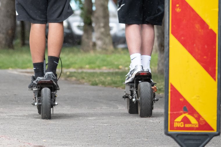Jövőtől korlátozzák az elektromos rollerek használatát Csíkszeredában