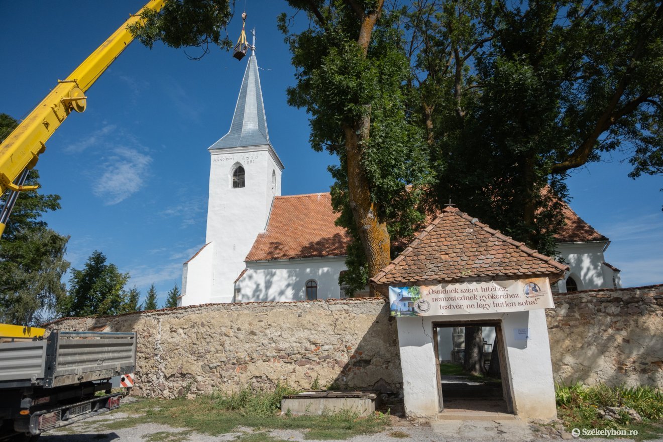 &bullet;  Fotó: Borbély Fanni