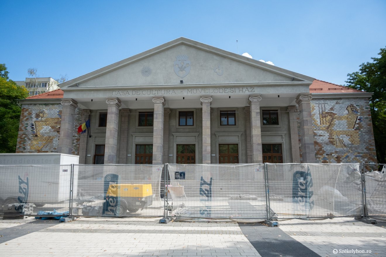 &bullet;  Fotó: Borbély Fanni