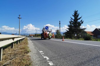 Kopott vonalak, szűkös keret: van, ahol csak a felezővonalat festik újra Hargita megyében