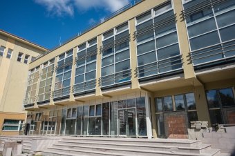 Öt éve épül, de még mindig nincs kész a Nagy István Művészeti Középiskola tornaterme