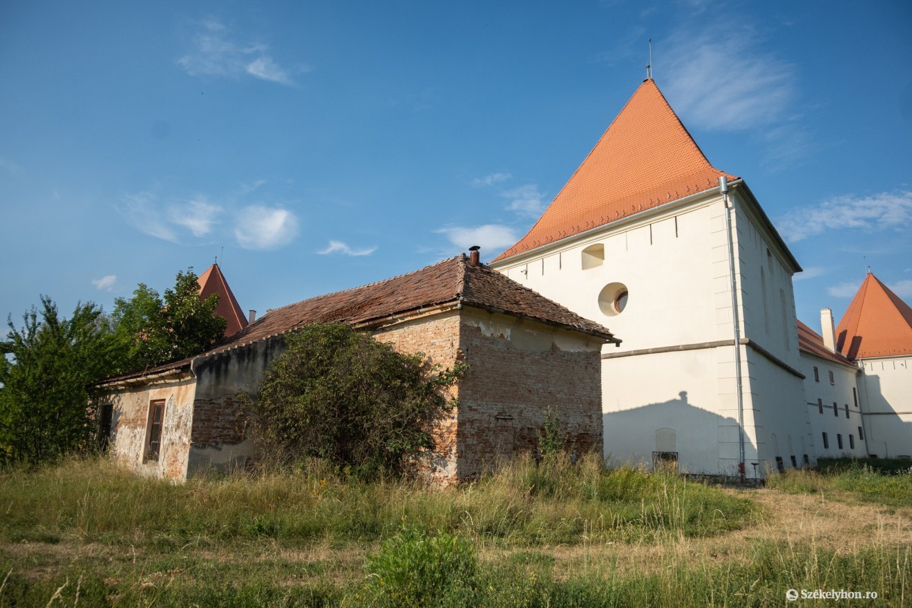 &bullet;  Fotó: Borbély Fanni