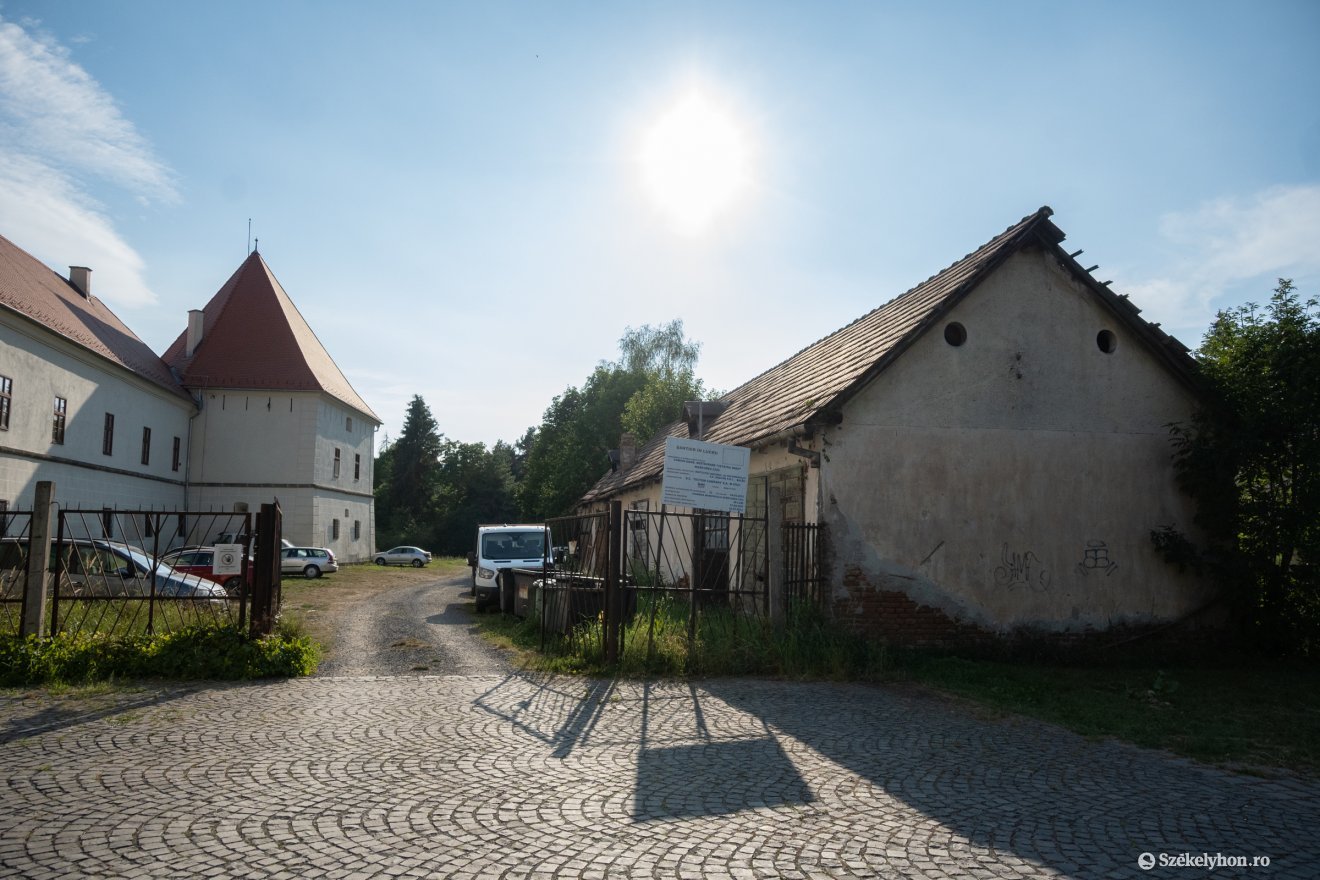 &bullet;  Fotó: Borbély Fanni