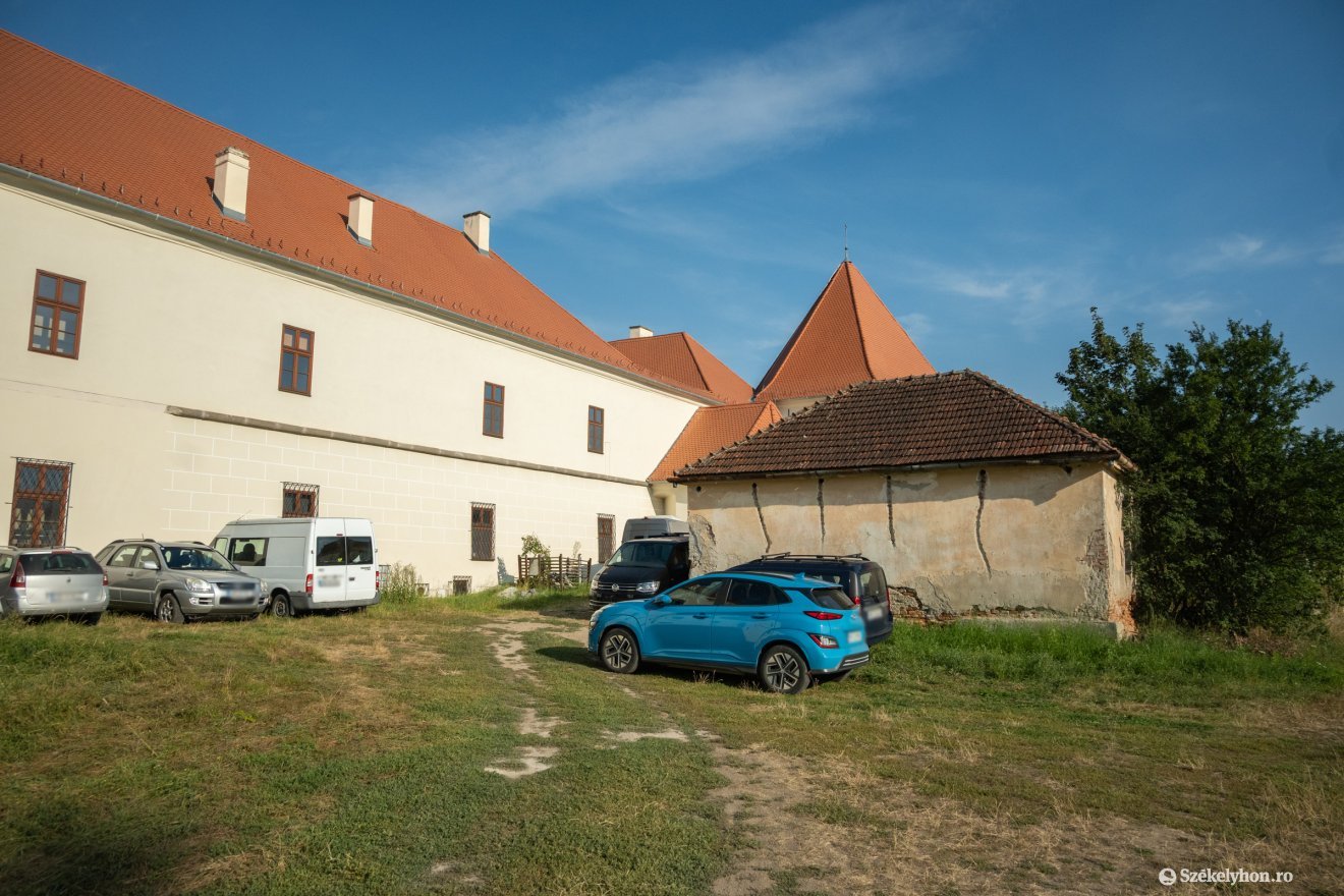 &bullet;  Fotó: Borbély Fanni