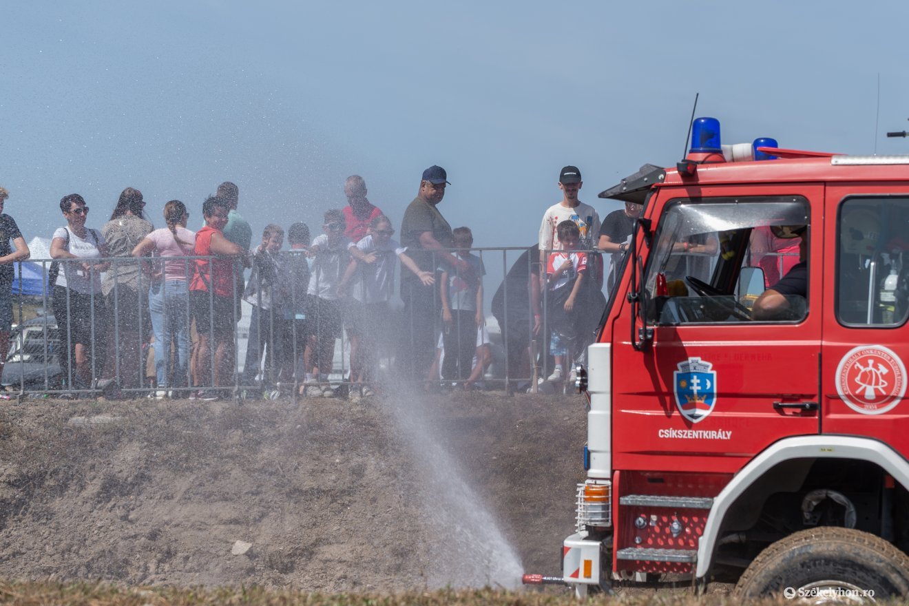 &bullet;  Fotó: Pinti Attila