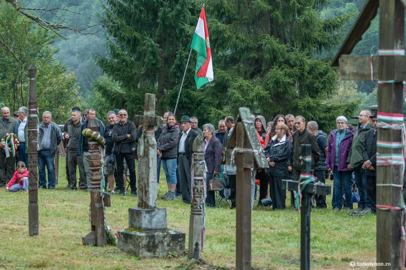 &bullet;  Fotó: Pinti Attila