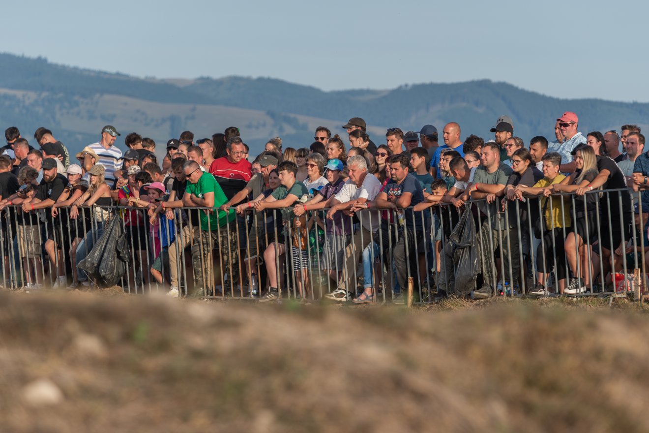 Úgy tűnt, trónfosztás lesz a roncsderbin, de a többszörös bajnok behúzta az újabb győzelmet
