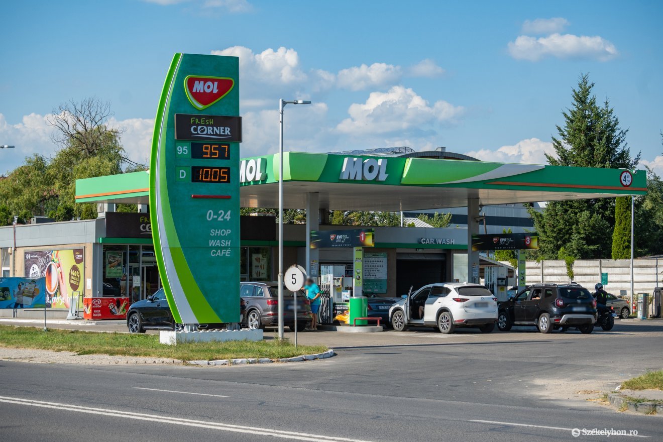 Hétfőn mindegyik töltőállomáson tíz lej fölött volt a gázolaj literenkénti ára Csíkszeredában • Fotó: Borbély Fanni