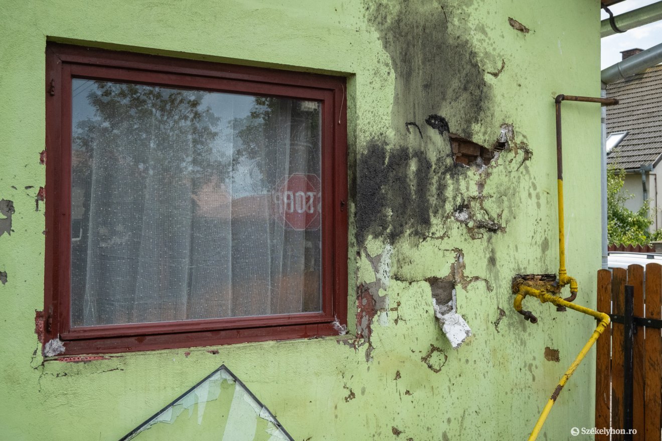 Az ablakot is sikerült kicserélni &bullet;  Fotó: Borbély Fanni
