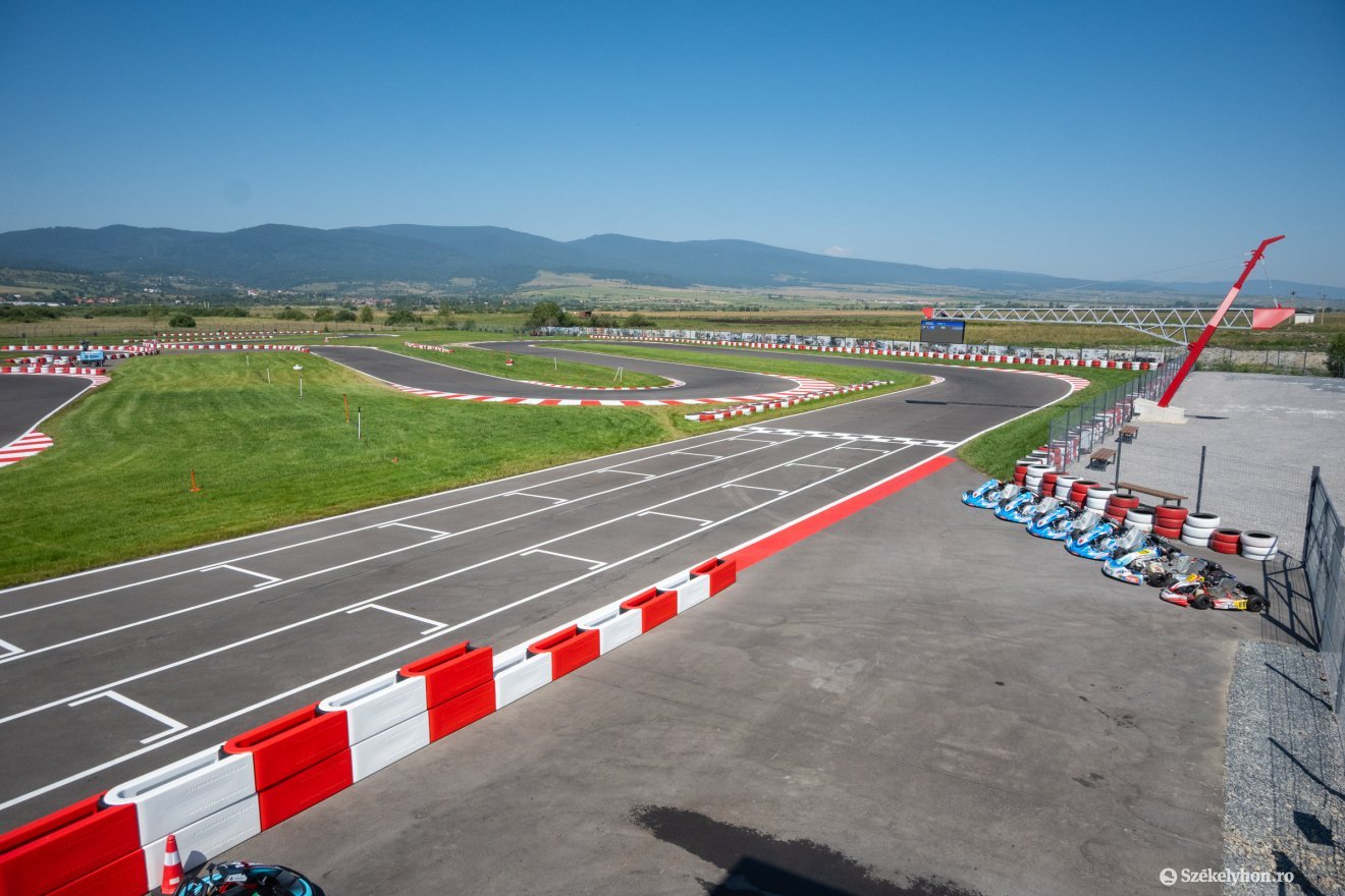 &bullet;  Fotó: Borbély Fanni