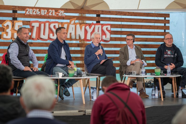 Volt külügyminiszterrel boncolgatták Tusványoson, hogy hol van Magyarország, Románia és Lengyelország helye a világban