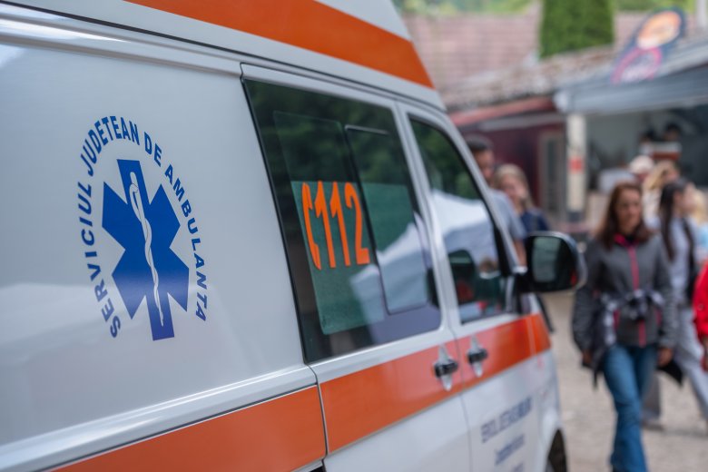 TikTokon terjesztett rémhír miatt támadtak mentősökre egy erdélyi településen, hárman őrizetben