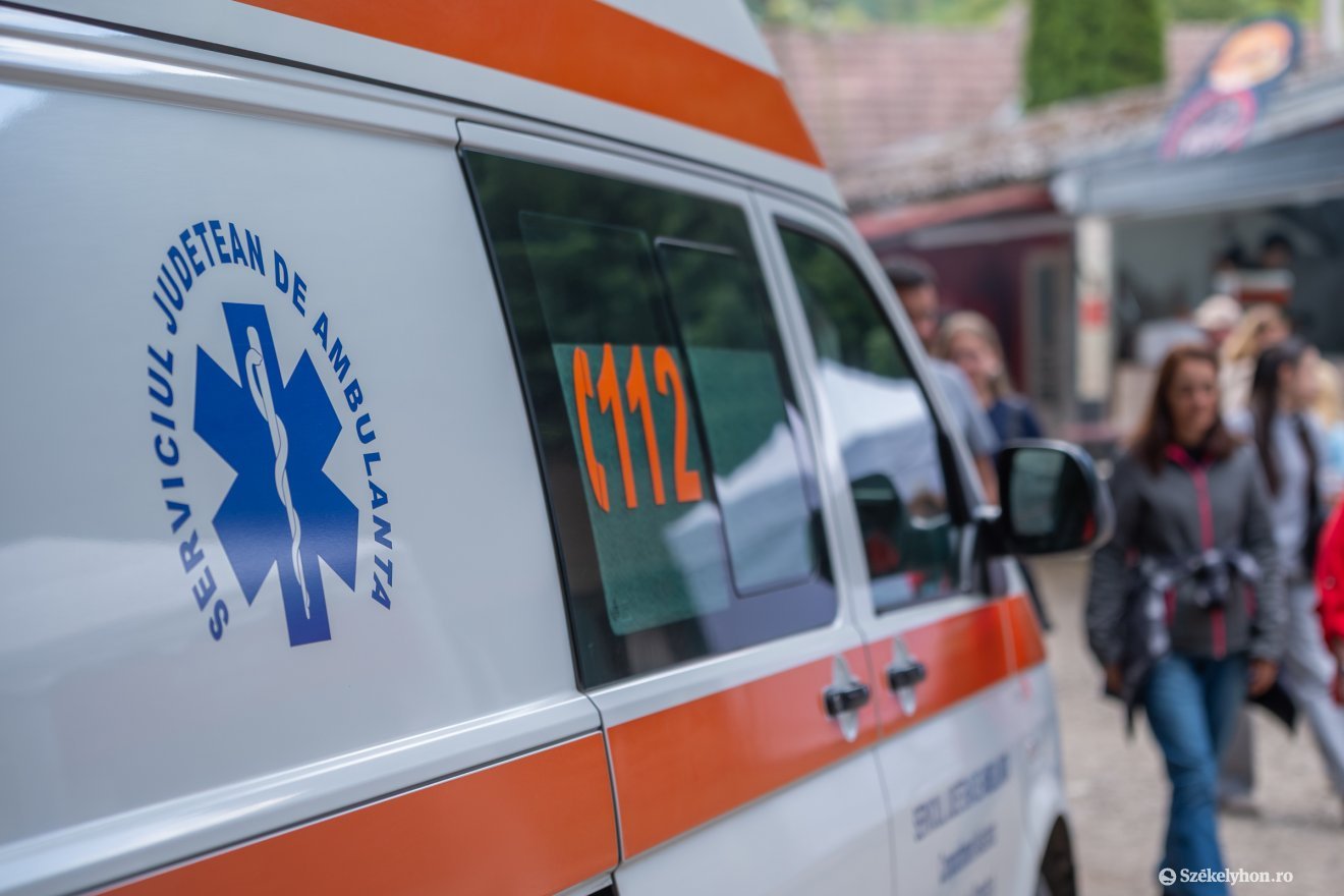 Alaptalan híresztelések miatt támadtak a mentősökre Kolozs megyében