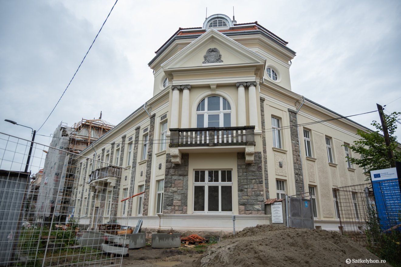 &bullet;  Fotó: Borbély Fanni