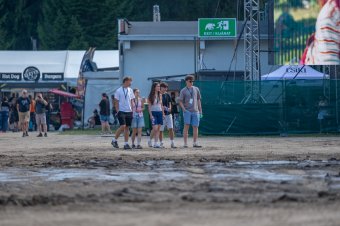 A sár távozik, a tömeg érkezik – így indul a 35. Tusványos