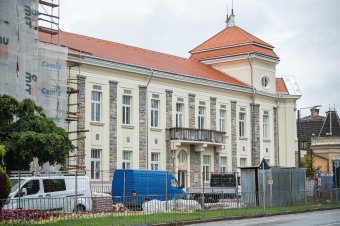 Késő ősszel költözne vissza a csíkszeredai városháza, de marad a bérlemény