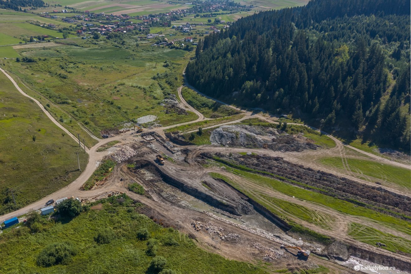 Csak részben töltik majd fel a tavat &bullet;  Fotó: Pinti Attila