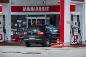 Rekordáron a gázolaj, tovább nőnek az árak az üzemanyagtöltő-állomásokon