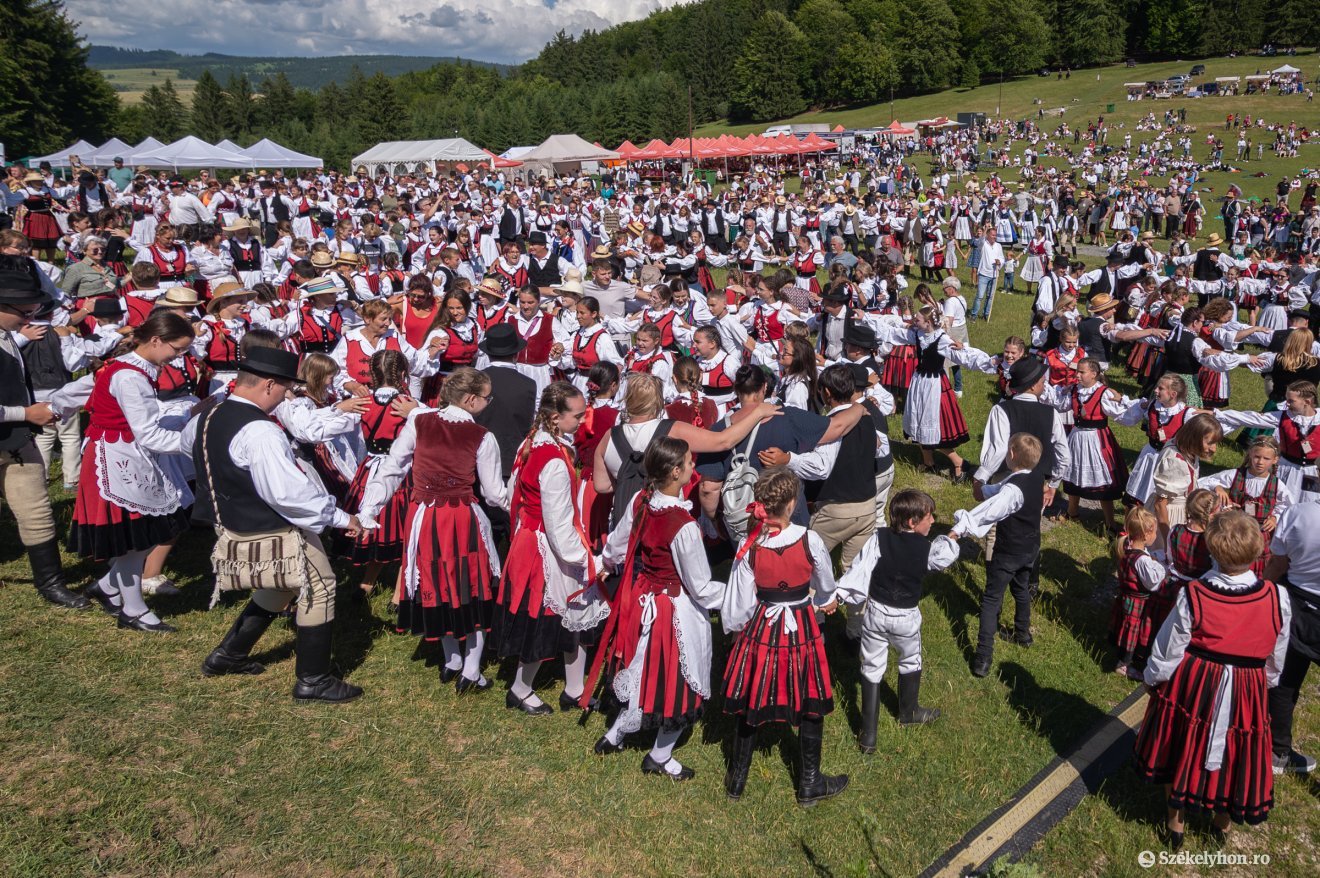 &bullet;  Fotó: Pinti Attila