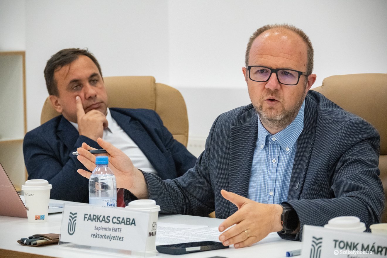 &bullet;  Fotó: Borbély Fanni