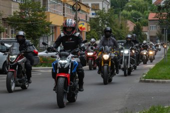 Szoknyás Gurulás: bolondos ötletként indult, értékes eseménnyé vált – videóval