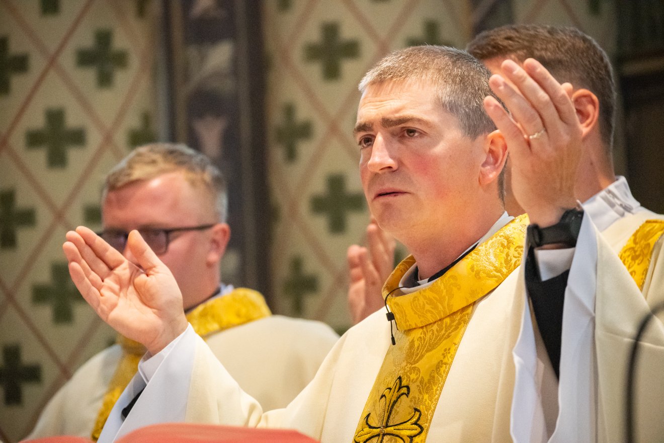 Közel három évtized után újmisés papja van Csíkcsobotfalvának