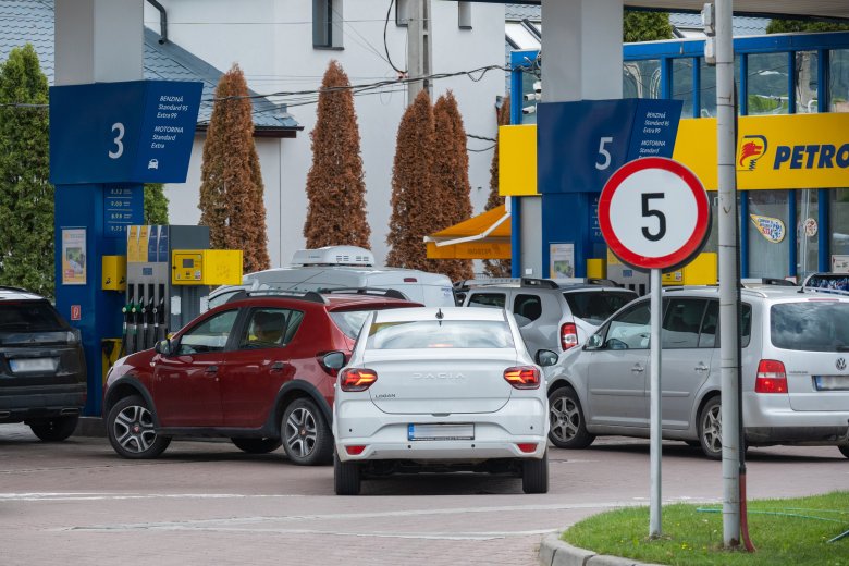 Kúsznak felfelé az üzemanyagárak, a gázolaj újra meghaladta a 10 lejes lélektani határt