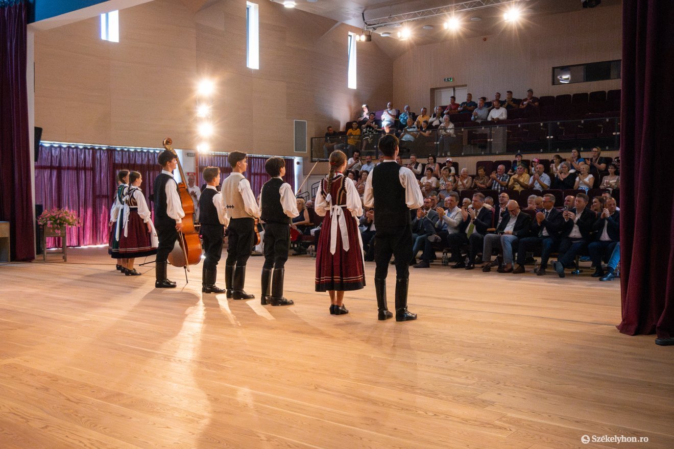 &bullet;  Fotó: Borbély Fanni
