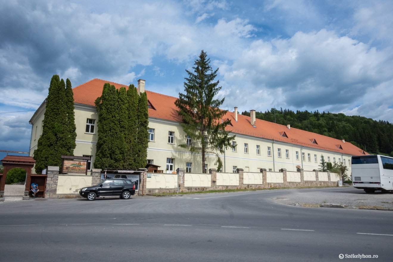 Csíksomlyón a Szent István Otthon emeletén alakítják ki a tanulók szobáit, itt lehet a Márton Áron Főgimnázium saját bentlakása &bullet;  Fotó: Borbély Fanni