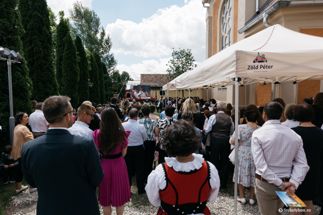 &bullet;  Fotó: Olti Angyalka